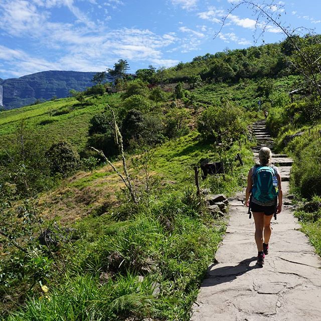 The north of @peru is relatively isolated from the rest of Peru and therefore it is a great way to see an undiscovered side of Peru☺ This region is green and there are many mountains, rivers, small villages, winding roads, rich flora and fauna and coffee plantations.🌴🌴
----------------------------------------------------------------------------------------------------------------------------------------------------------------------------------- #peru #peruhetrijksteland #bezoekperu #zuidamerika #vakantie #reizen #perutravel #visitperu #arribaperú #peruanas #madeinperu #gocta #lima #vamosperú #ctperu #sp #ad #backpacking #traveladdict #cuscoperu #cocachimba